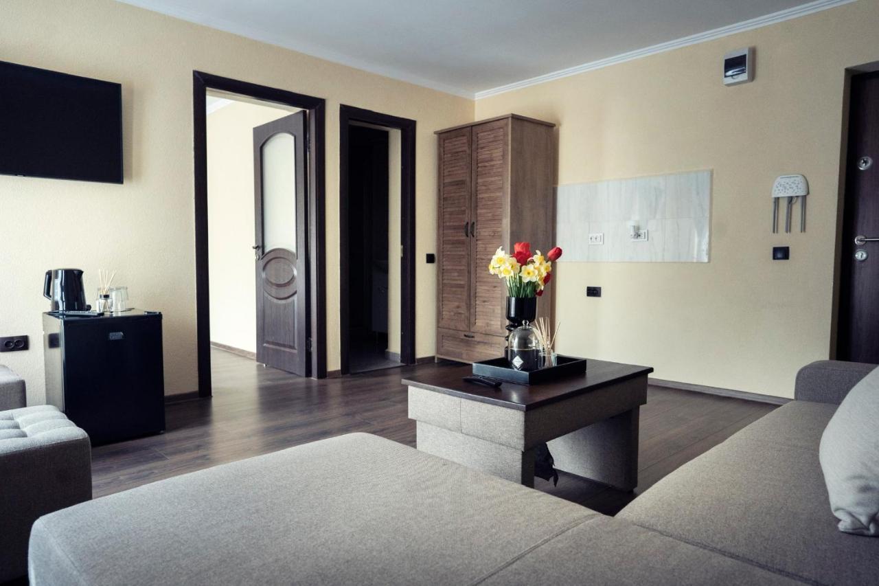 London Apartments วาสลุย ภายนอก รูปภาพ