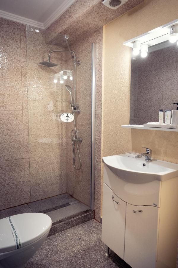 London Apartments วาสลุย ภายนอก รูปภาพ